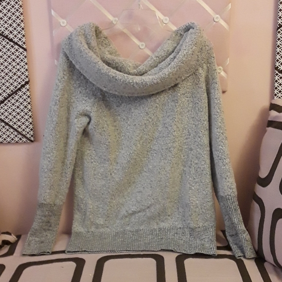 EUC Banana Republic Women's Cowl Neck Grey Sweater - Picture 5 of 9
